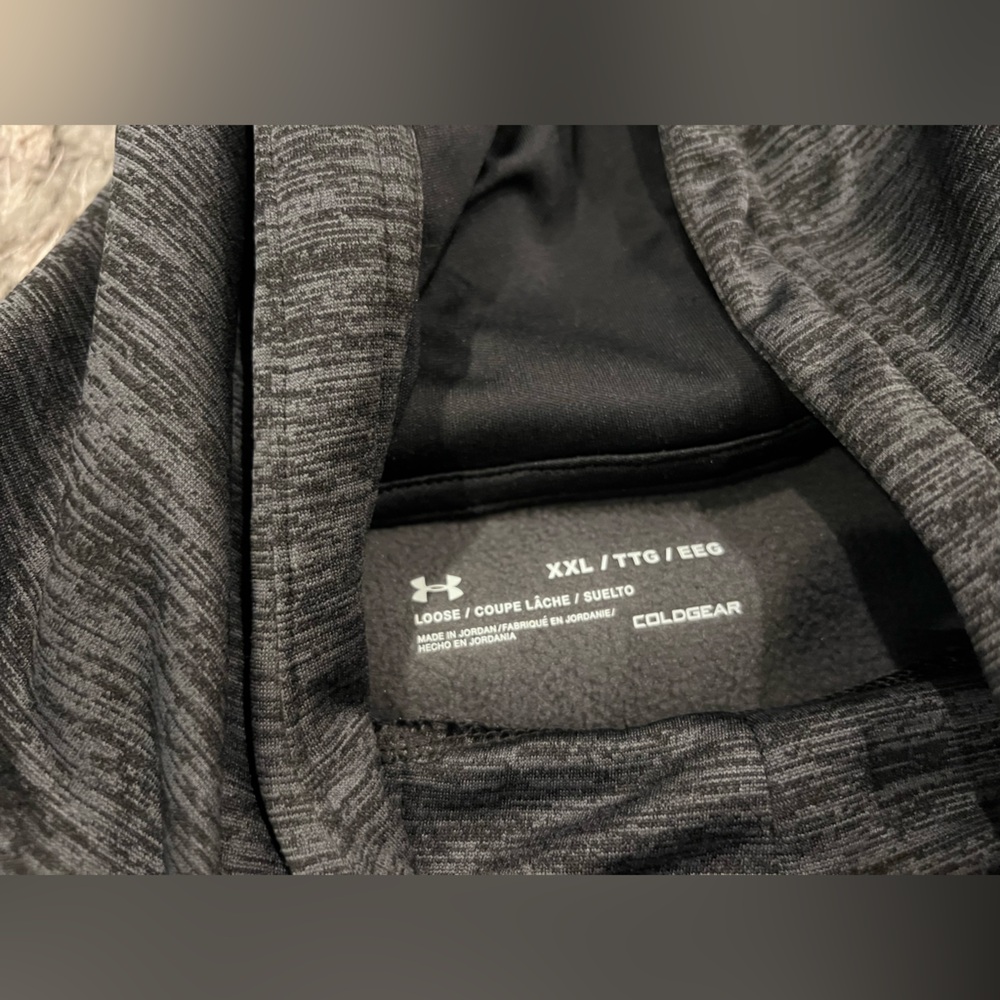 Like brand new mens hoodie. Under armour size XXL - Picture 3 of 3